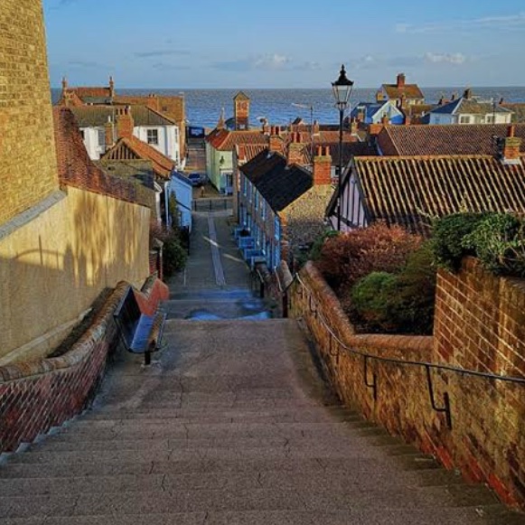 Aldburgh fine art delivery service